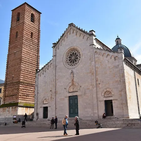 A 100mt Dal Duomo - Living Gallery *